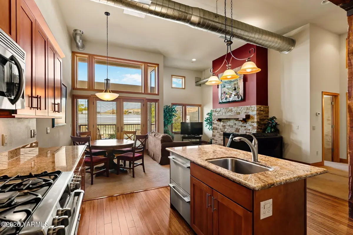 17 N 3rd, Yakima, WA 98901 - #1