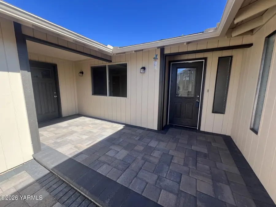 611 S 69th, Yakima, WA 98908 - #2
