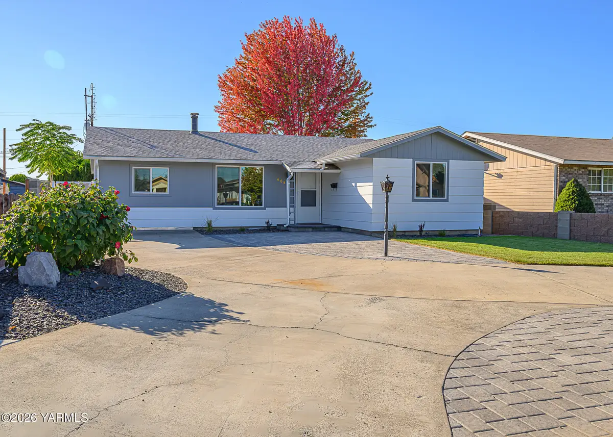 608 S Yakima, Wapato, WA 98951 - #1