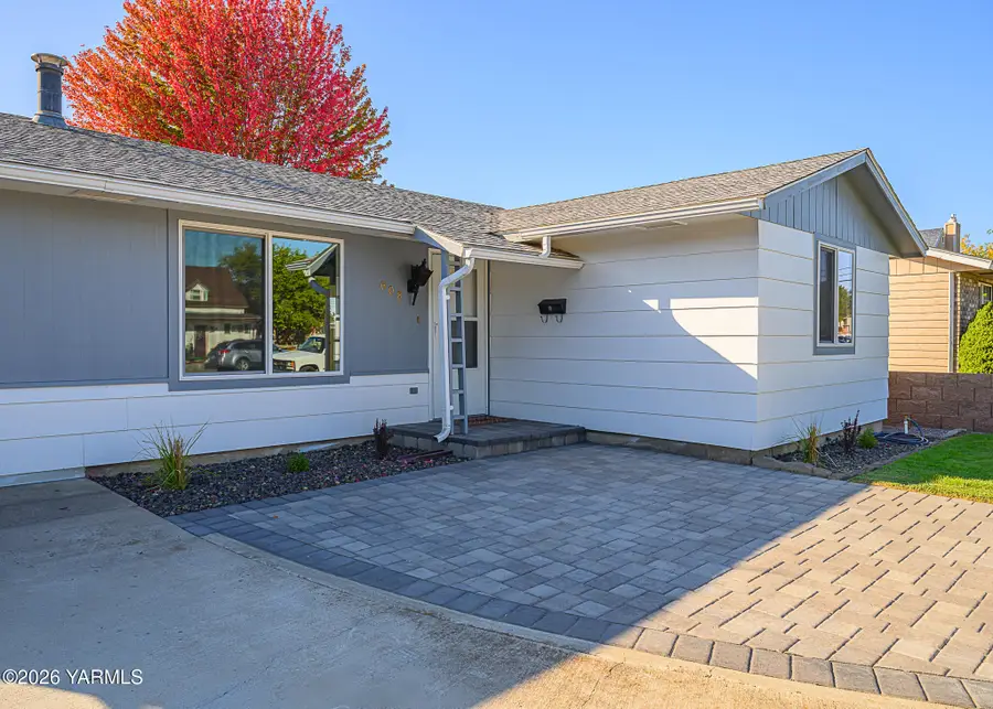 608 S Yakima, Wapato, WA 98951 - #2
