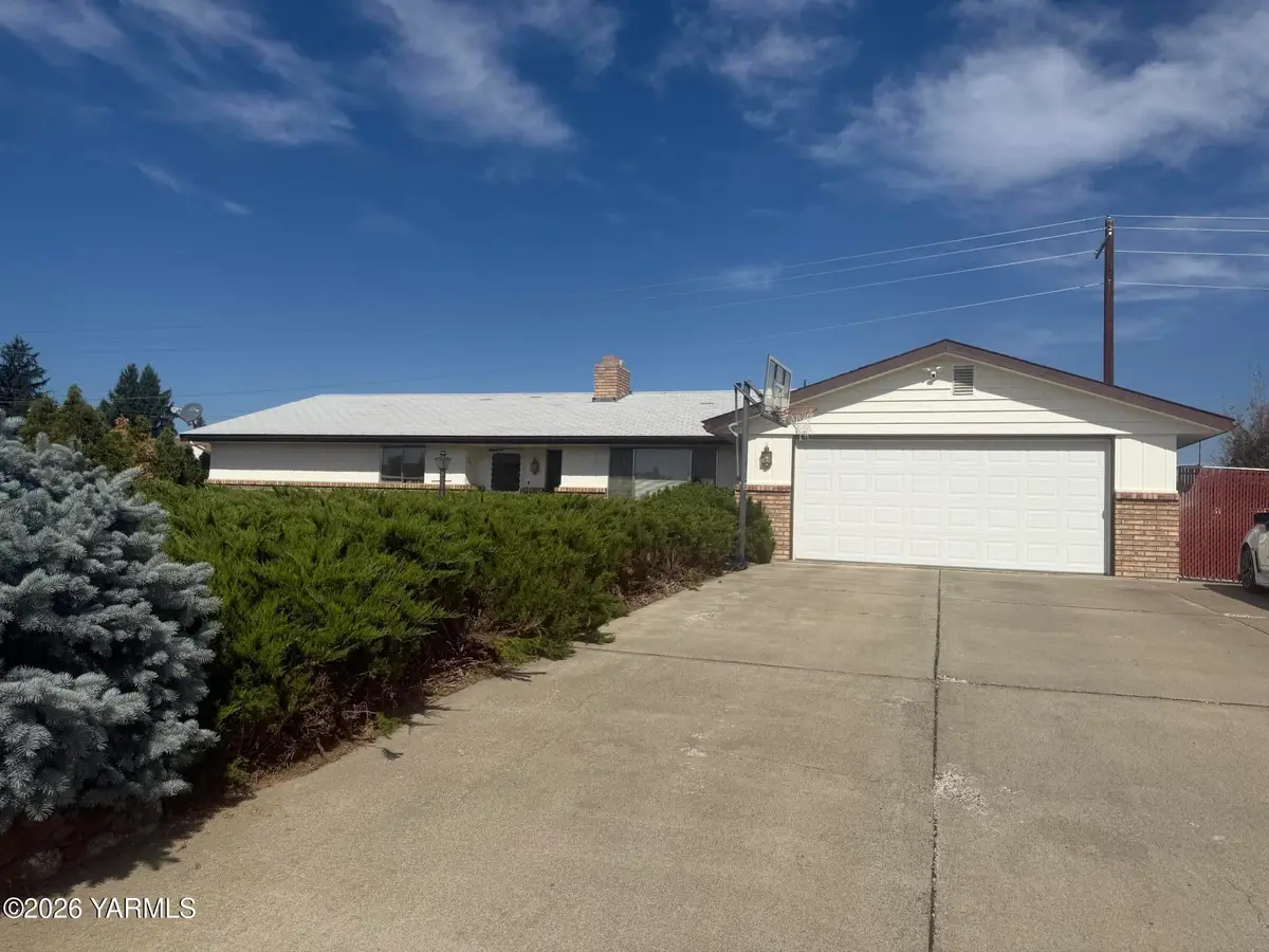 3611 Clinton, Yakima, WA 98902 - #1