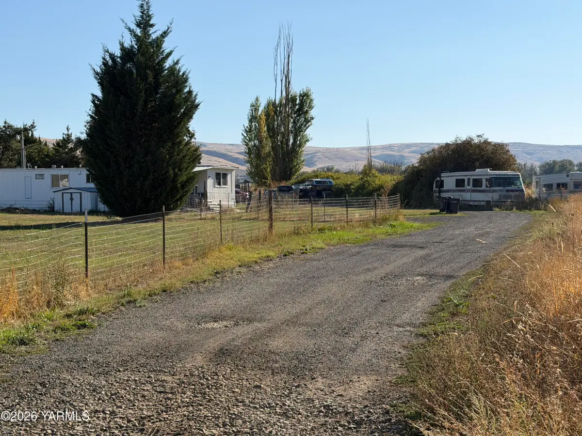 9802 Meadowbrook, Yakima, WA 98903 - #1