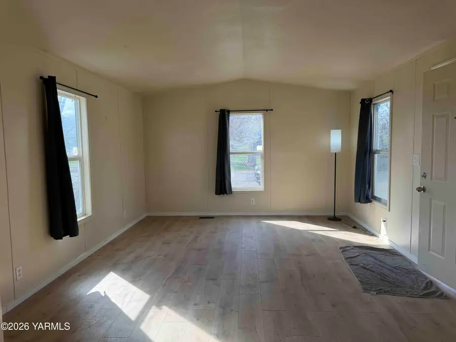 481 1st, White Swan, WA 98952 - #3