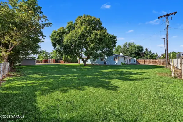 1701 S 72nd, Yakima, WA 98903