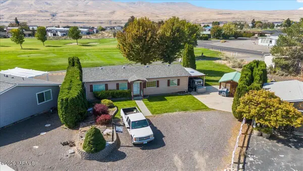 422 SW Cherry Ln, Mattawa, WA 99349
