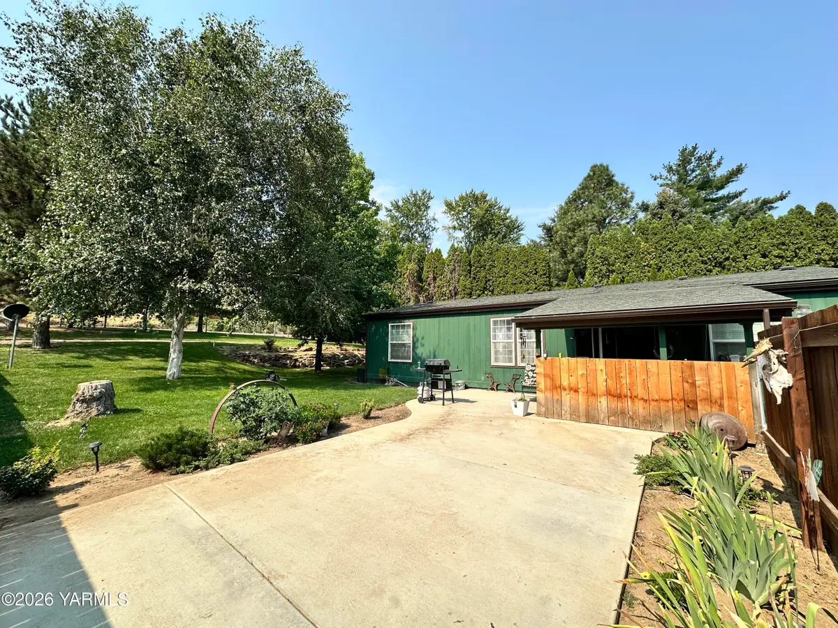 30 Golden, Yakima, WA 98908 - #1
