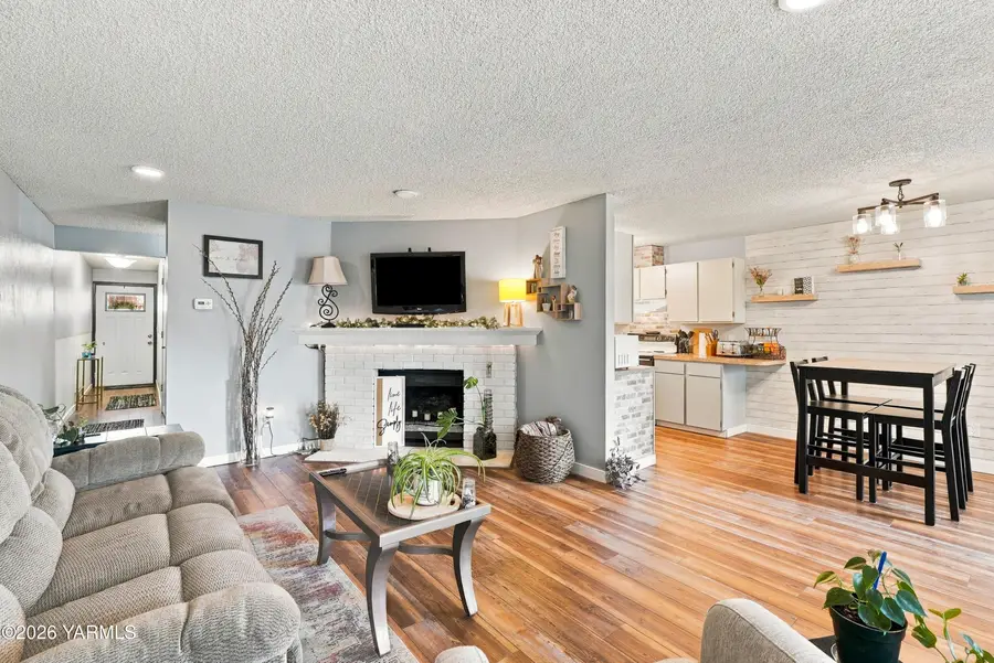 701 S 38th, Yakima, WA 98902 - #3