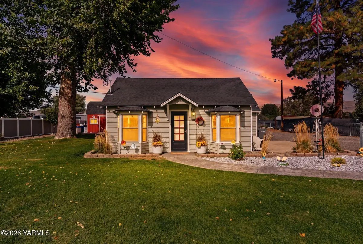 3807 W Birchfield, Yakima, WA 98901 - #1