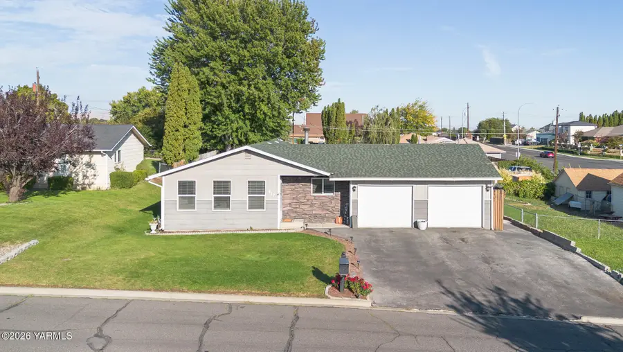 417 S 81st, Yakima, WA 98908 - #2