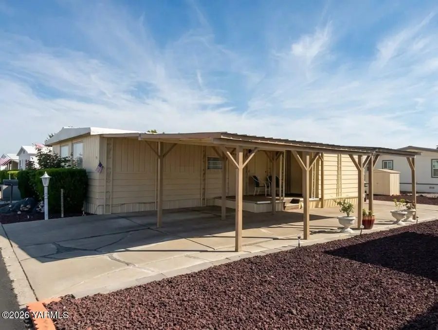 18 W Washington, Yakima, WA 98903 - #2