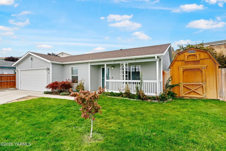 408 N 77th, Yakima, WA 98908 - #2