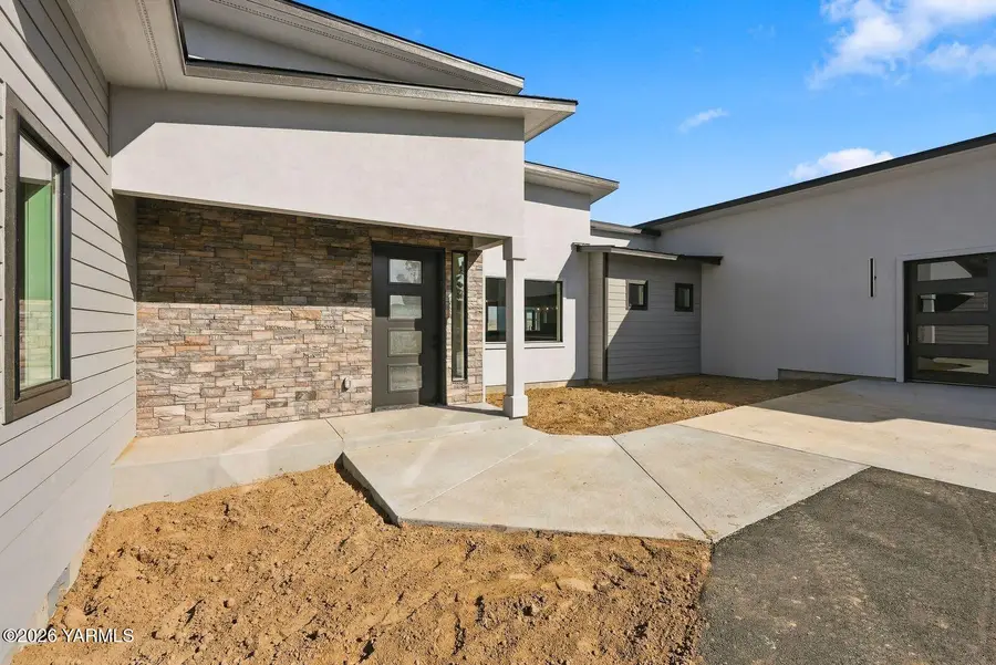 151 Lookout Point, Selah, WA 98942 - #3