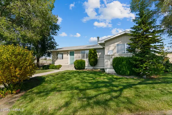 8991 State Route 24, Moxee, WA 98936