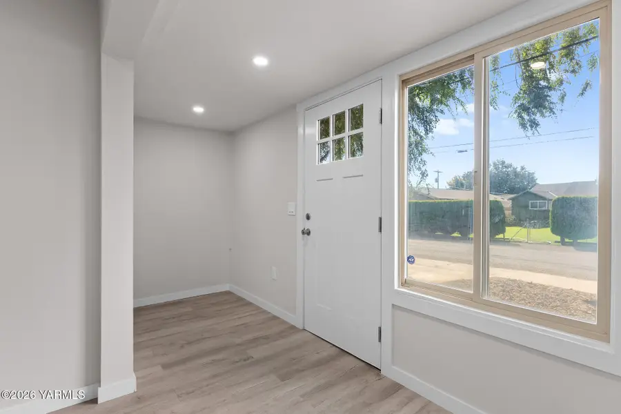 1014 Canal, Tieton, WA 98947 - #3