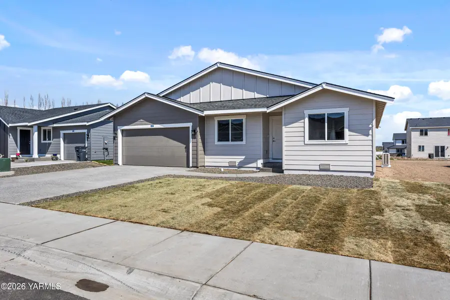 603 N Oak, Tieton, WA 98947 - #2