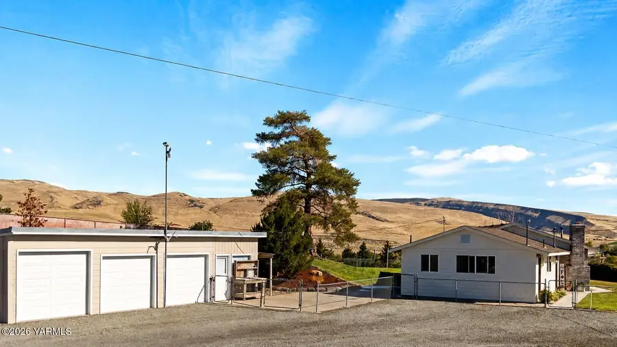 3670 N Wenas, Selah, WA 98942 - #2