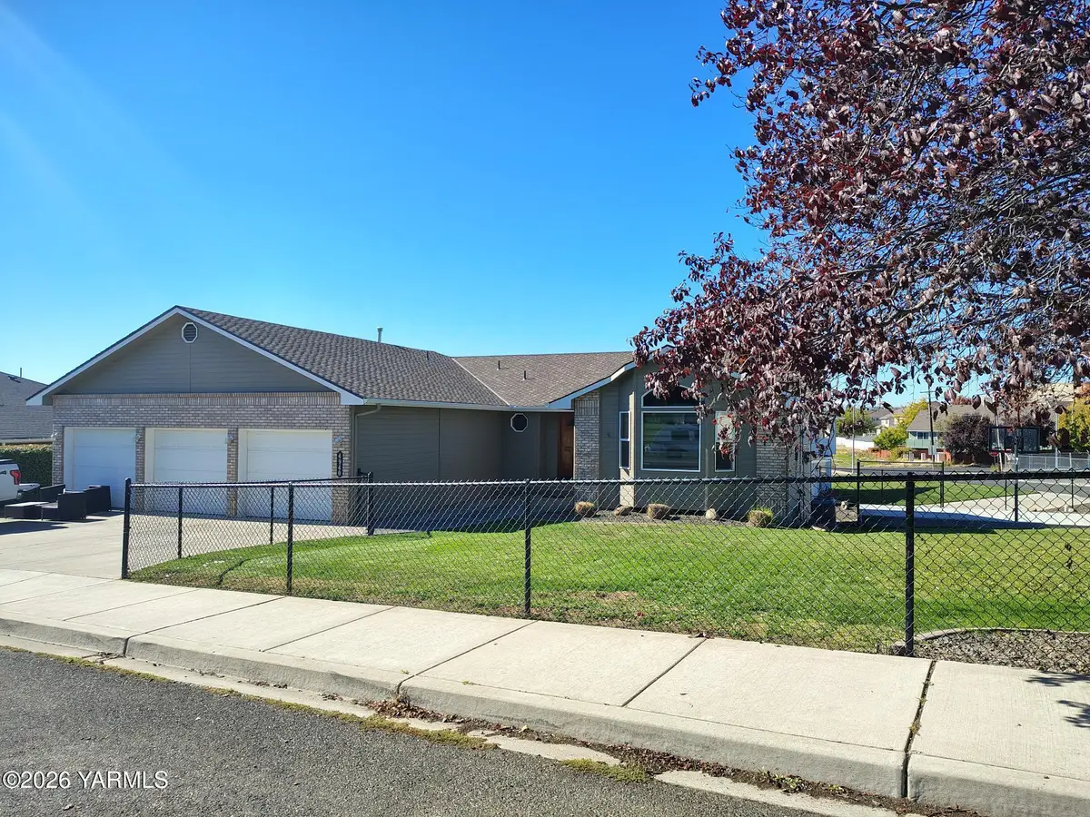4940 N Sky Vista, Yakima, WA 98901 - #1