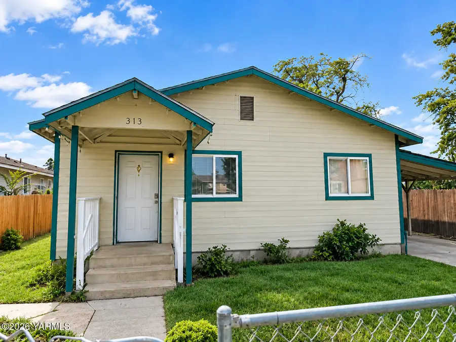 313 N G, Toppenish, WA 98948 - #2