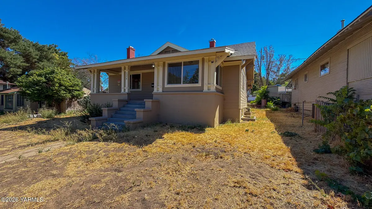 2214 Summitview, Yakima, WA 98902 - #1