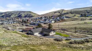 955 Southern Ave, Selah, WA 98942