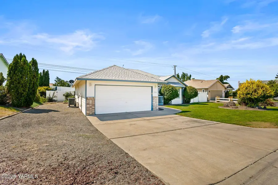 5506 Castle Mountain, Yakima, WA 98901 - #3