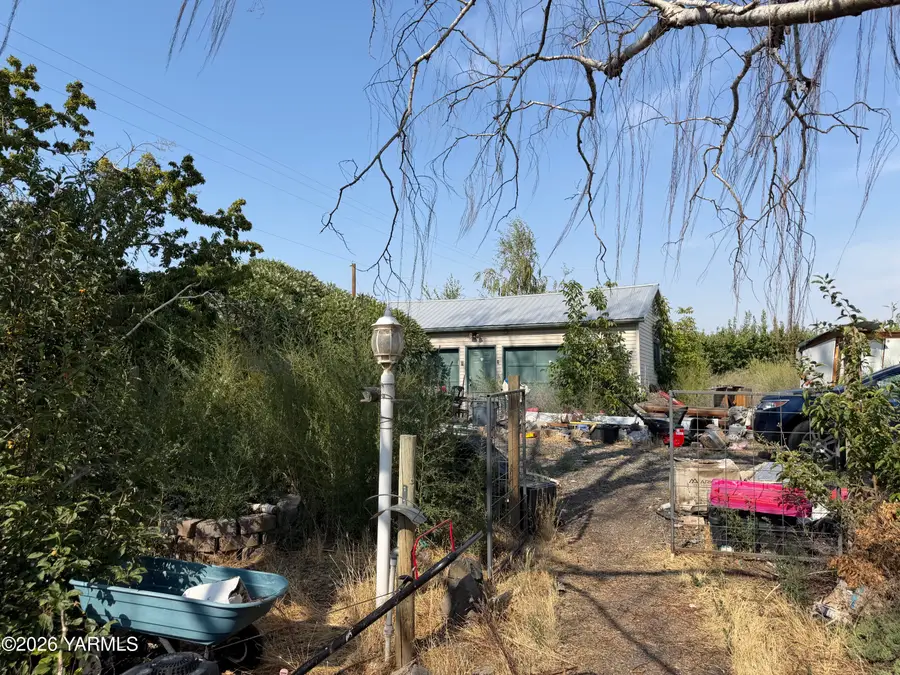 1693 Knight Hill, Zillah, WA 98953 - #2