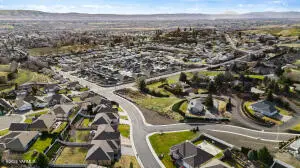 610 N 74th Ave, Yakima, WA 98908 - #2