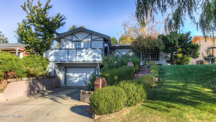 213 N 28th, Yakima, WA 98902 - #2
