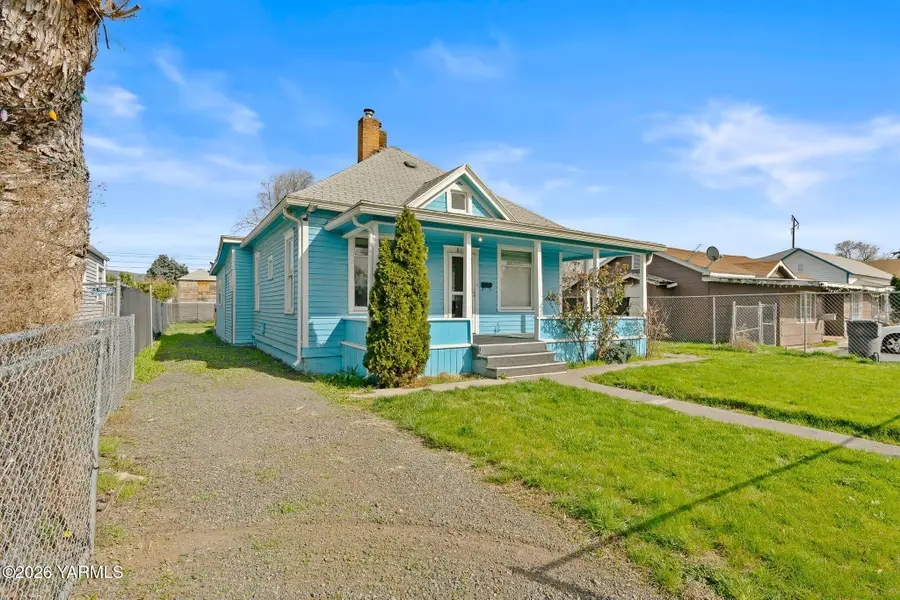 813 N 2nd, Yakima, WA 98901 - #2