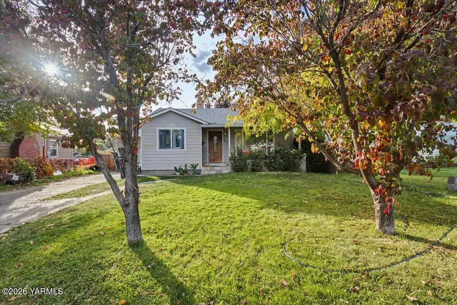 1014 S 17th, Yakima, WA 98902 - #2