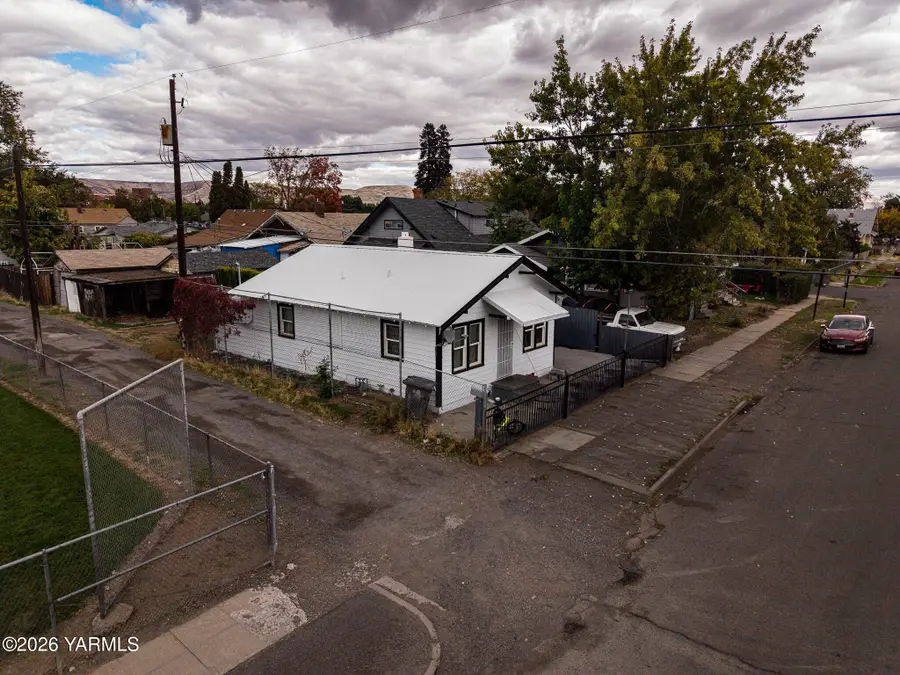 1115 W Maclaren, Yakima, WA 98902 - #3