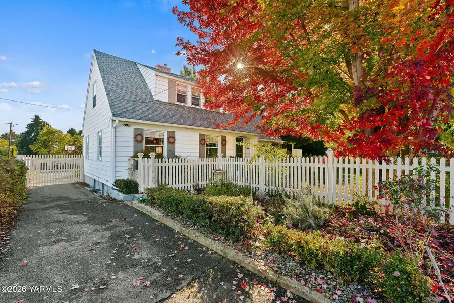 105 N 36th, Yakima, WA 98902 - #2