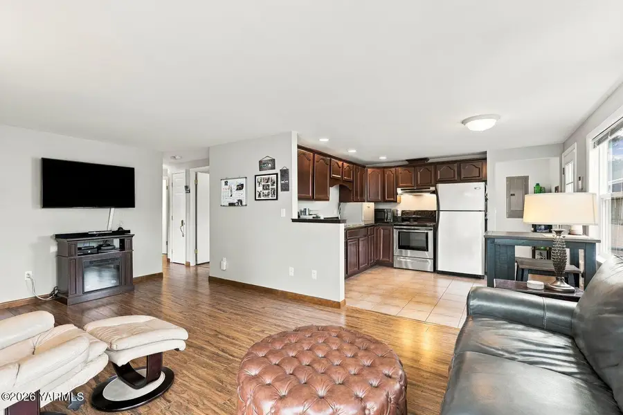 1010 S 36th, Yakima, WA 98902 - #3