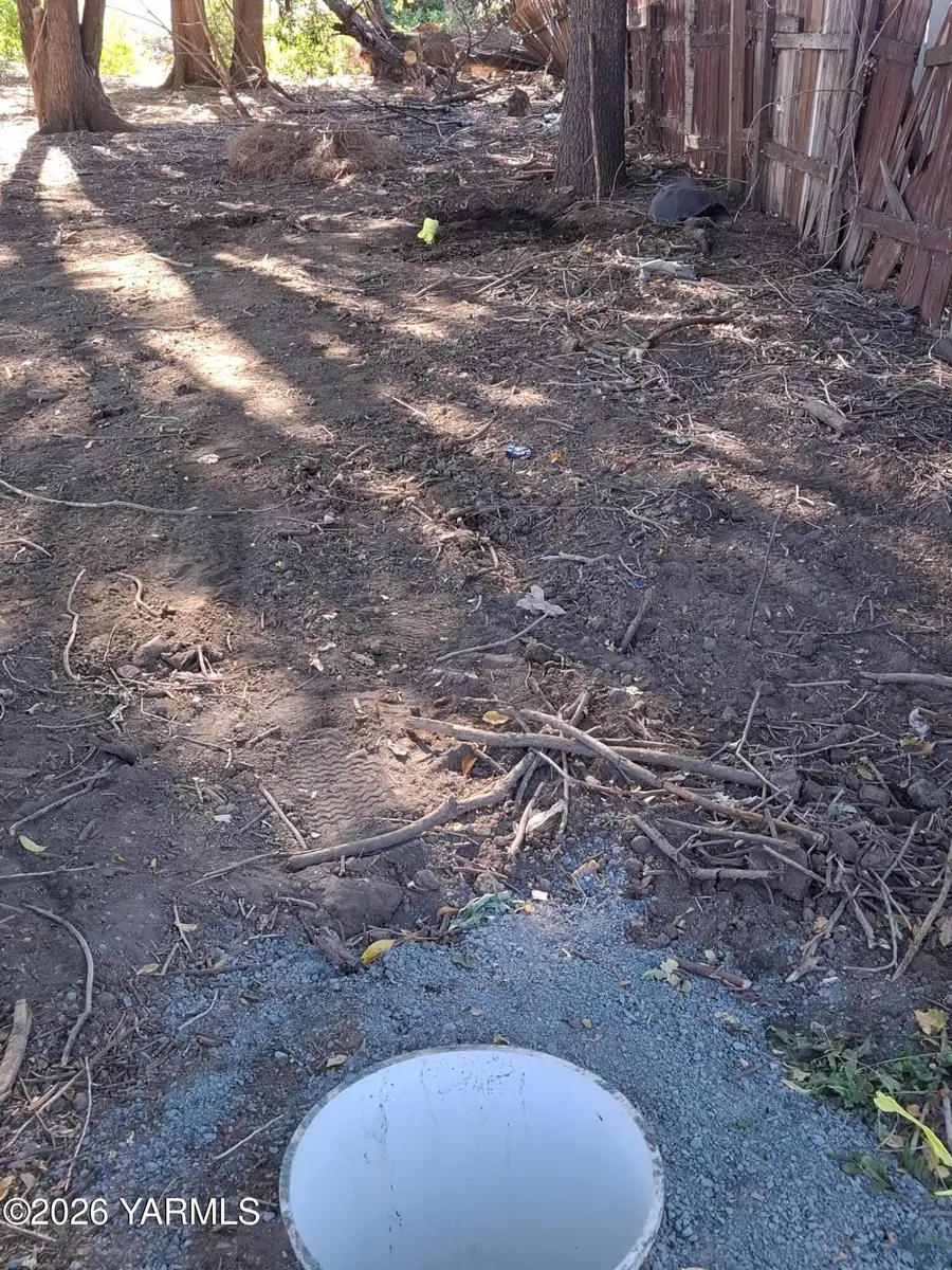 422 E Q, Yakima, WA 98901 - #2