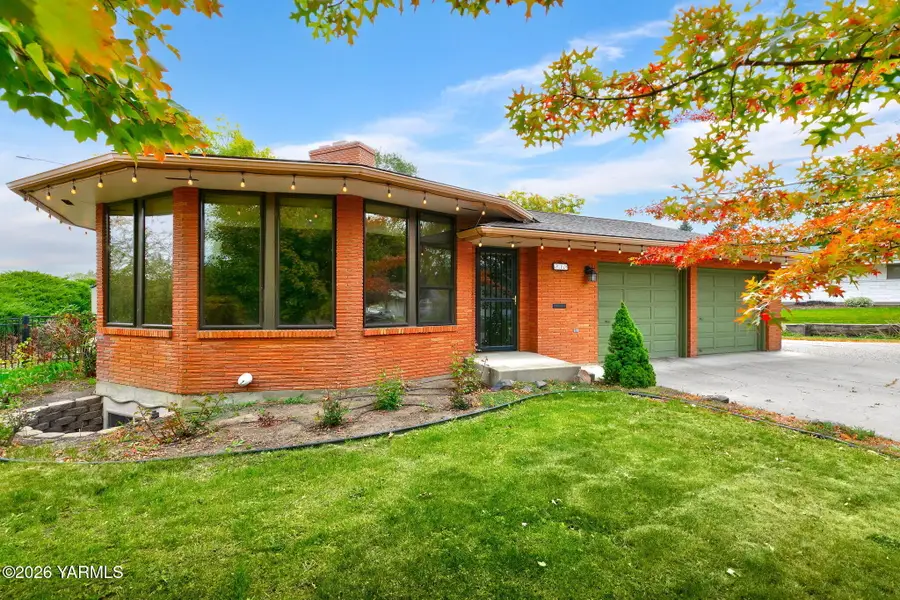 317 N 28th, Yakima, WA 98902 - #2