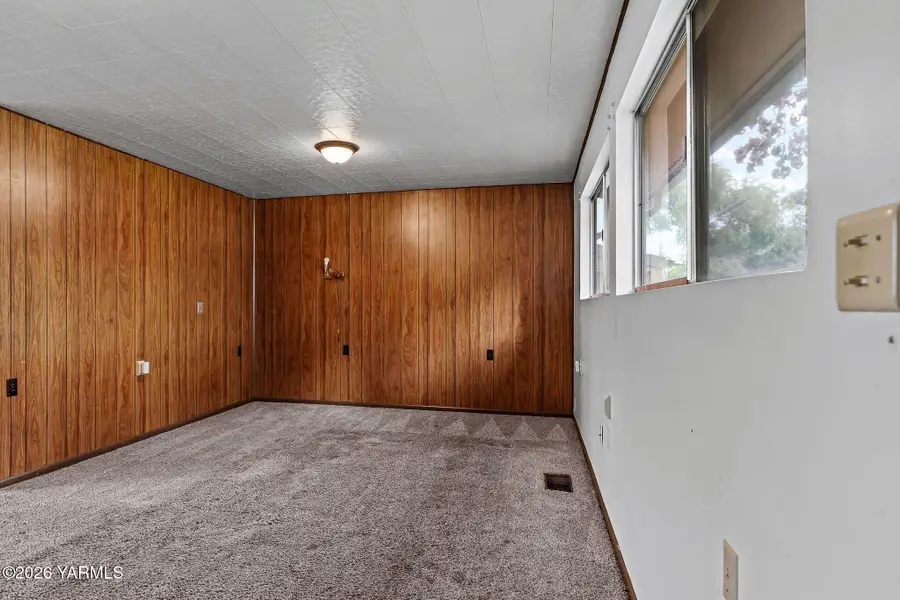 1801 W Prasch, Yakima, WA 98902 - #3