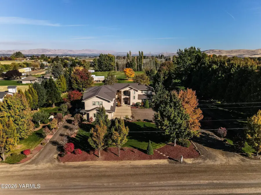 1907 Moore, Yakima, WA 98908 - #3