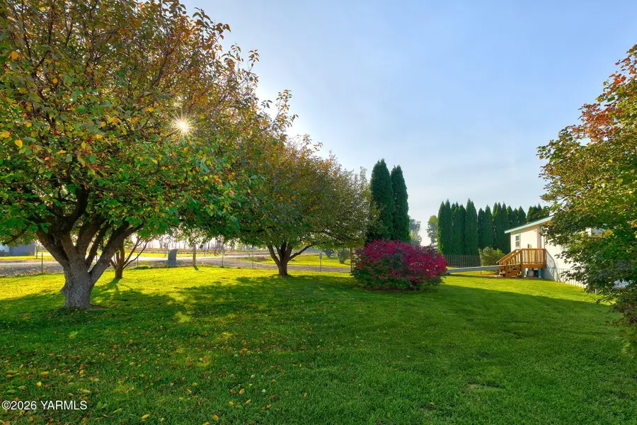 2460 Duffield, Moxee, WA 98936 - #2
