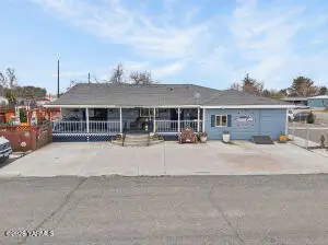 232 6th Ave, Mabton, WA 98935 - #1