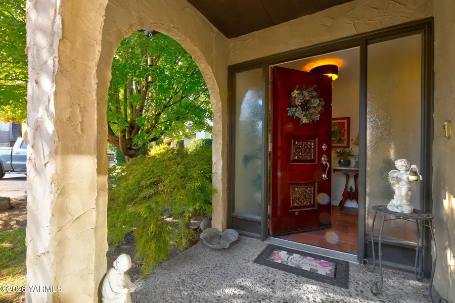 19 Crest, Yakima, WA 98908 - #3