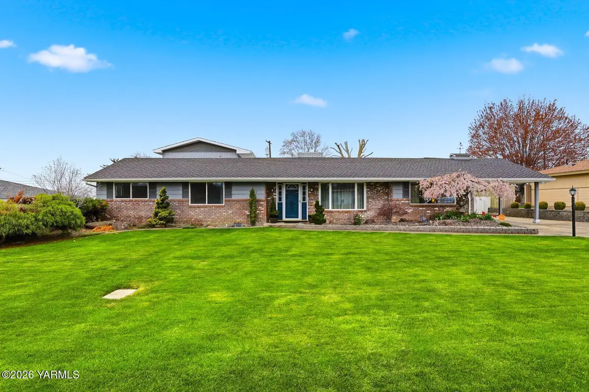 212 S 46th, Yakima, WA 98908 - #1