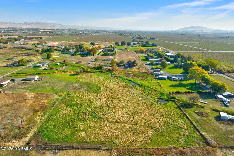 NKA Birchfield, Yakima, WA 98901 - #2