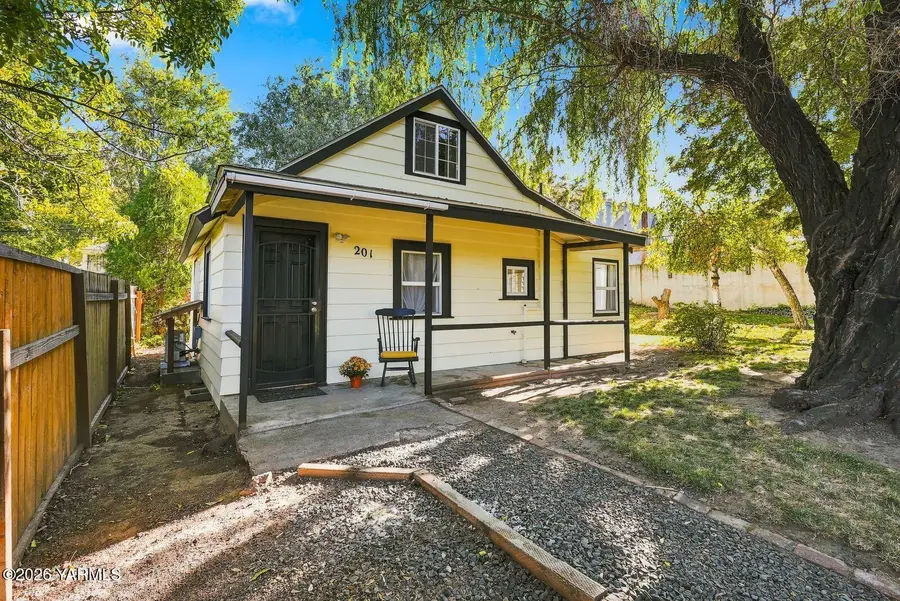 201 N 32nd, Yakima, WA 98902 - #3