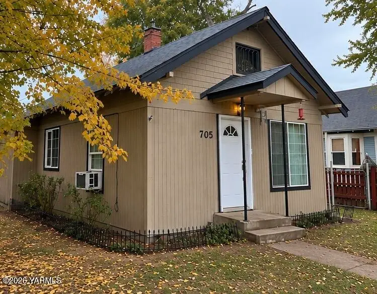 705 S 12th, Yakima, WA 98902 - #1