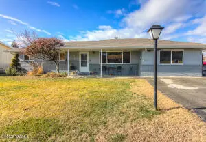 408 S 47th Ave, Yakima, WA 98908