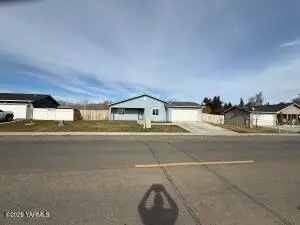 1398 Ashbrooks Way, Tieton, WA 98947 - #2