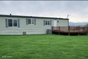 401 Schut Rd #99, Moxee, WA 98936