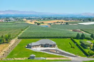 10908 Wedgewood Heights Dr, Yakima, WA 98908