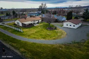 714 S Hill Rd, Sunnyside, WA 98944 - #1