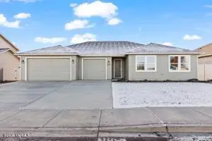 5090 Woolsey Rd, Yakima, WA 98903